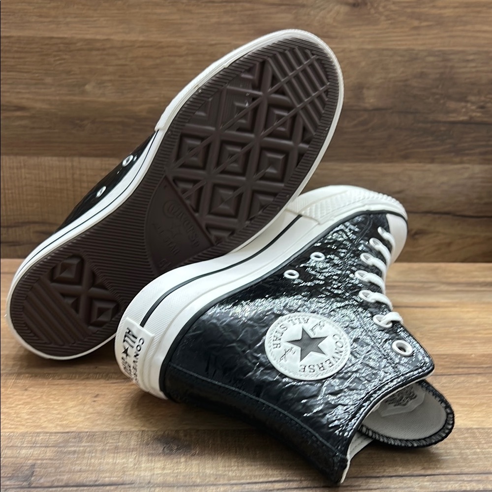Converse Textured Black Leather High-Tops Platform with White Details - Picture 6 of 10